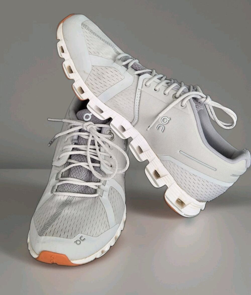 On Cloud Glacier/Gray Women’s W8.5 Athletic Sneakers 19.99194 Swiss Engineering